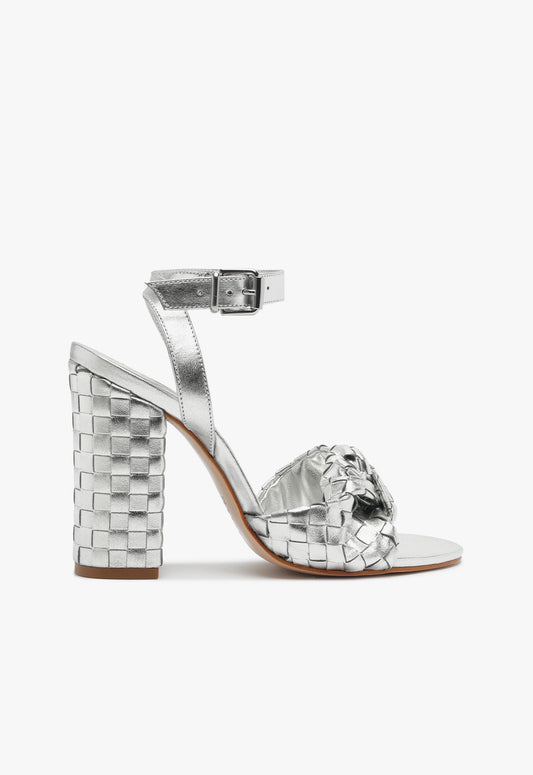 Kareena Knot Sandal RESORT 25 5 Silver Metallic - Schutz Shoes