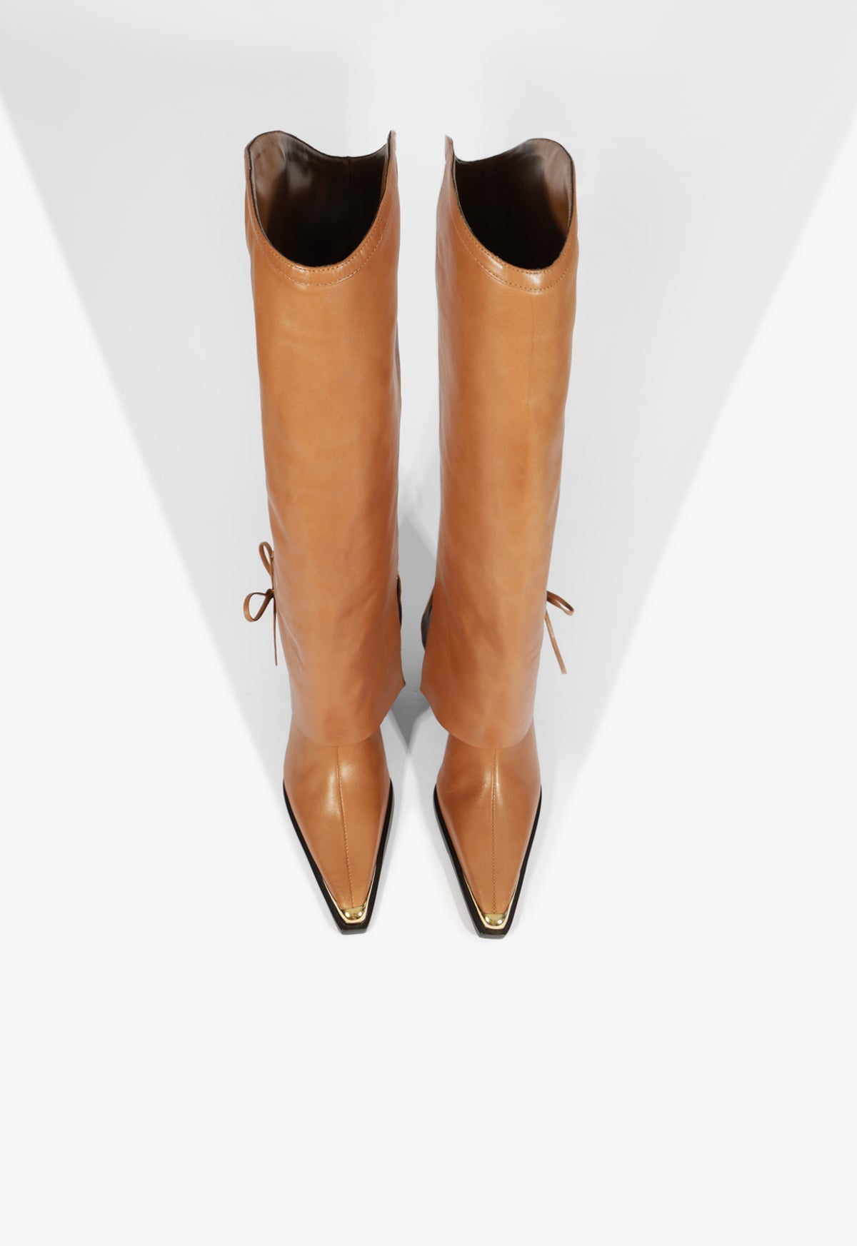 Raffaela Cloak Eyelets Boot FALL 24 - Schutz Shoes