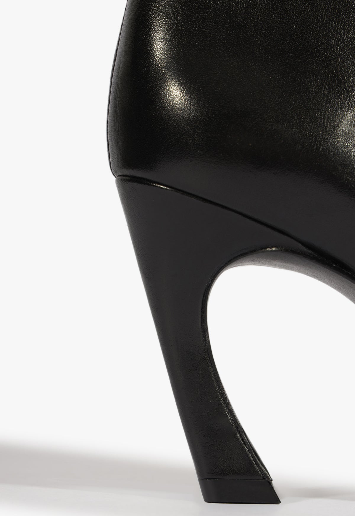 Maryann Curve Leather Bootie PRE FALL 25 - Schutz Shoes