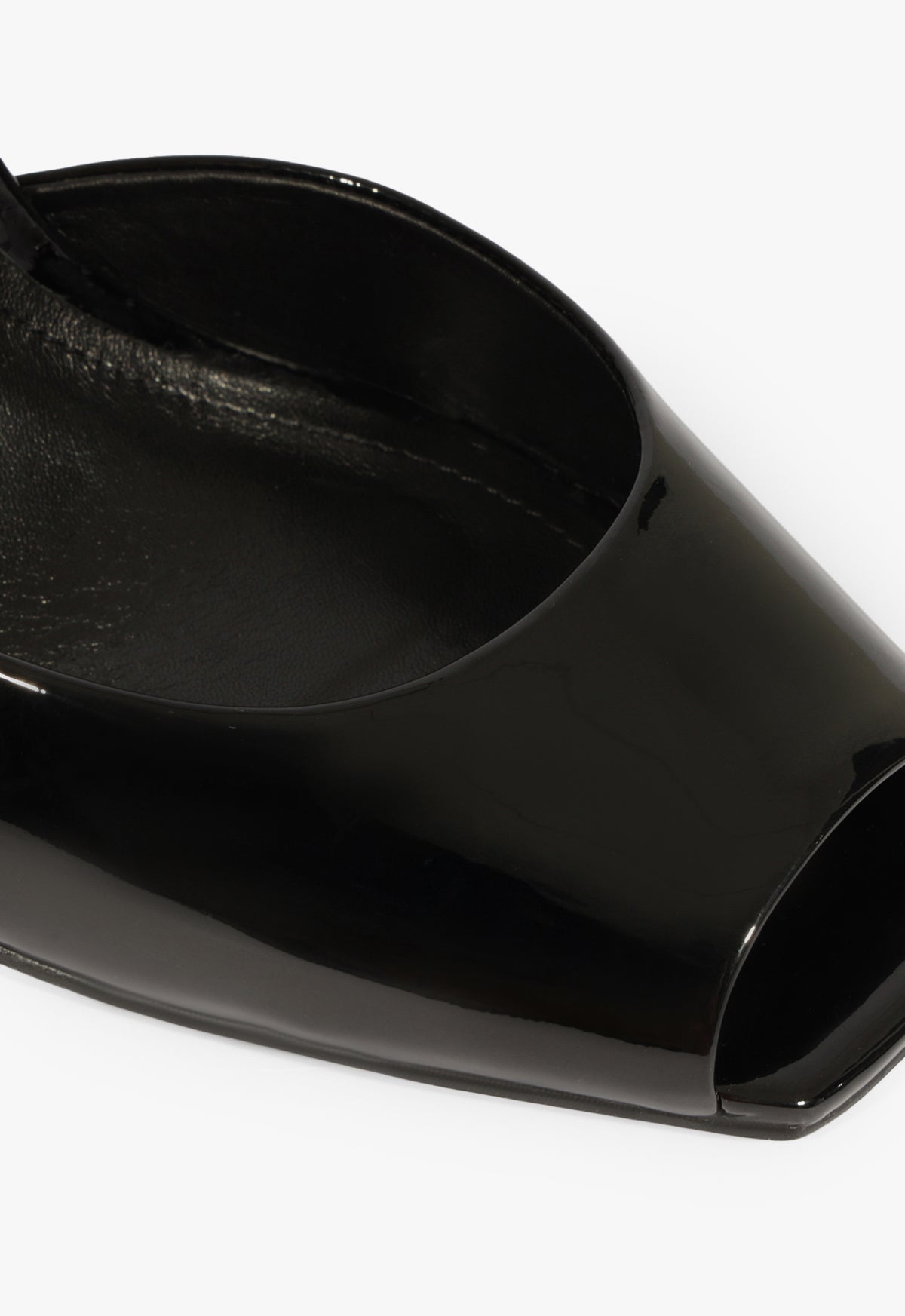 Estella Patent Pump PRE FALL 25 - Schutz Shoes